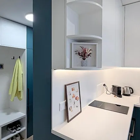 Downtown Petrol Blue Studio, Ac, Wi-fi, Free Parking Apartmán Bratislava